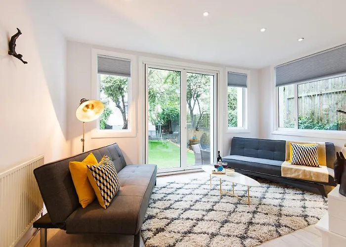 The Earl\'s Court Garden Gem